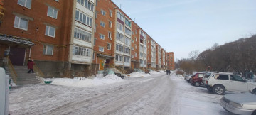 Очистка козырьков от снега